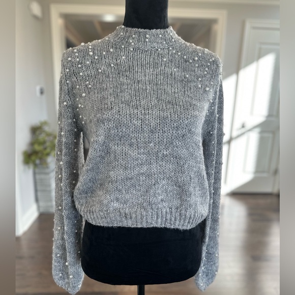 🎈Urban Outfitters Women Gray Pearl Beaded Mock Neck Balloon Sleeve Sweater XS - Picture 12 of 12